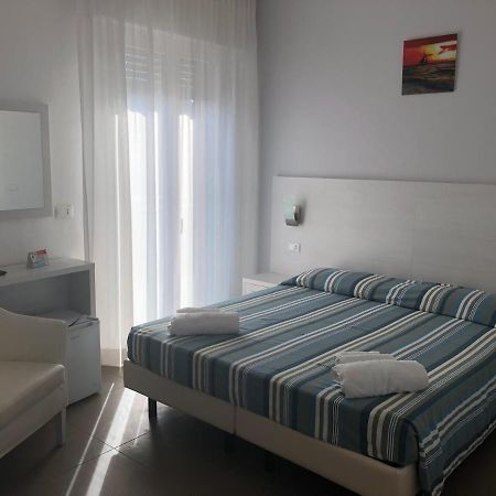 Hotel Gin Rimini Exterior photo