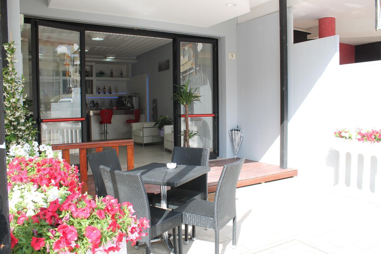 Hotel Gin Rimini Exterior photo