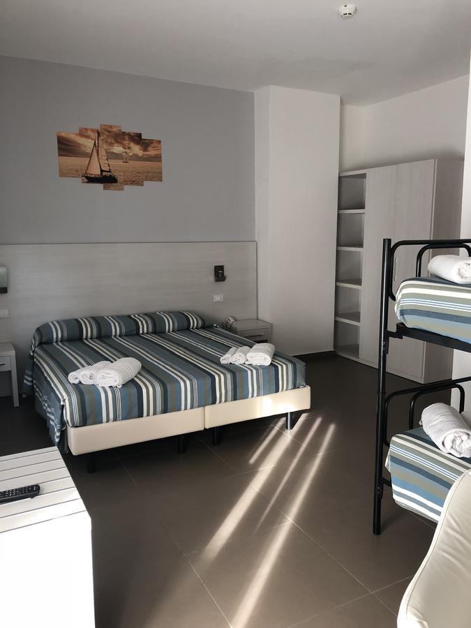 Hotel Gin Rimini Exterior photo