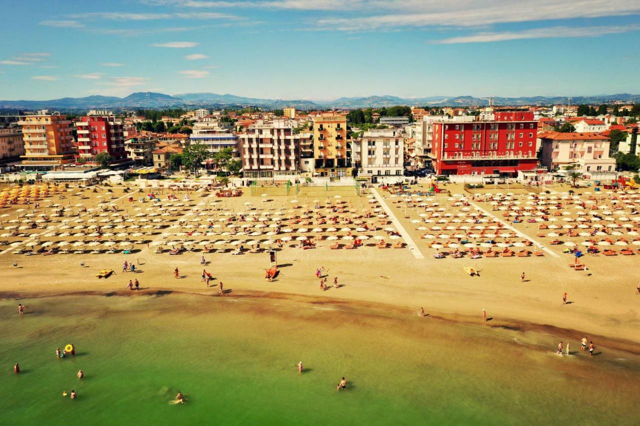 Hotel Gin Rimini Exterior photo