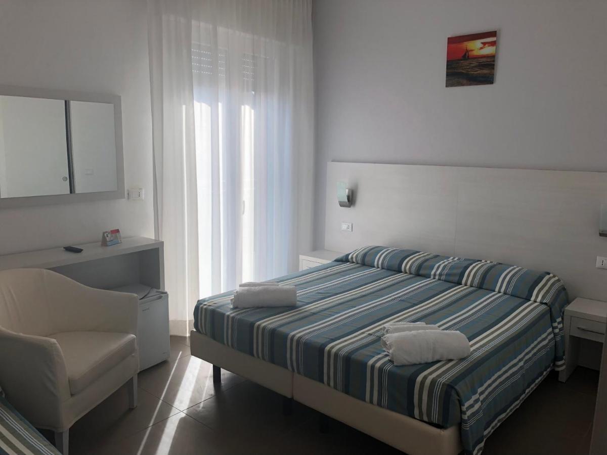 Hotel Gin Rimini Exterior photo